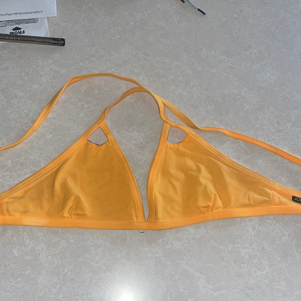 Jolyn bikini top with top triangle cut out